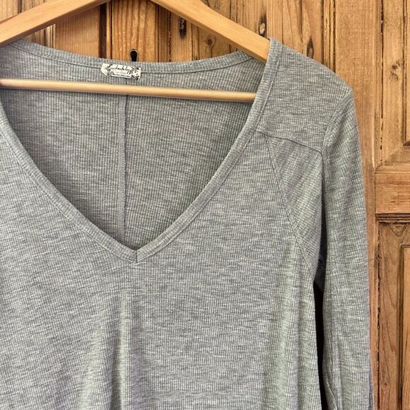 Intimately Free People Women's Size XS Gray V-Neck Ribbed Blouse Top Long Sleeve - Picture 2 of 7